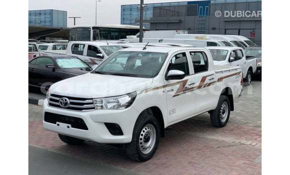Ra Imported Toyota Hilux funfun Ọkọ̀ in Import - Dubai ni Ashanti Ra Imported Toyota Hilux funfun Ọkọ̀ in Import - Dubai ni Ashanti