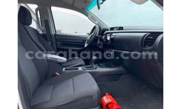Ra Imported Toyota Hilux funfun Ọkọ̀ in Import - Dubai ni Ashanti Ra Imported Toyota Hilux funfun Ọkọ̀ in Import - Dubai ni Ashanti