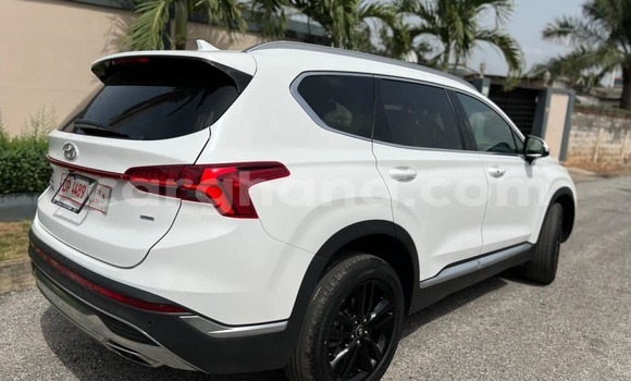 Ra Àlòkù Hyundai Santa Fe funfun Ọkọ̀ in Sekondi–Takoradi Metropolitan ni Oorun Ra Àlòkù Hyundai Santa Fe funfun Ọkọ̀ in Sekondi–Takoradi Metropolitan ni Oorun