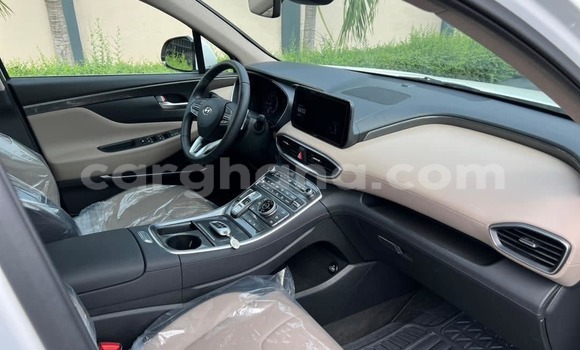 Ra Àlòkù Hyundai Santa Fe funfun Ọkọ̀ in Sekondi–Takoradi Metropolitan ni Oorun Ra Àlòkù Hyundai Santa Fe funfun Ọkọ̀ in Sekondi–Takoradi Metropolitan ni Oorun