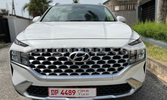 Ra Àlòkù Hyundai Santa Fe funfun Ọkọ̀ in Sekondi–Takoradi Metropolitan ni Oorun Ra Àlòkù Hyundai Santa Fe funfun Ọkọ̀ in Sekondi–Takoradi Metropolitan ni Oorun