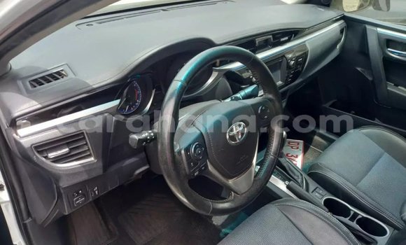 Sayi Na hannu Toyota Corolla White Mota in Accra a Greater Accra Sayi Na hannu Toyota Corolla White Mota in Accra a Greater Accra