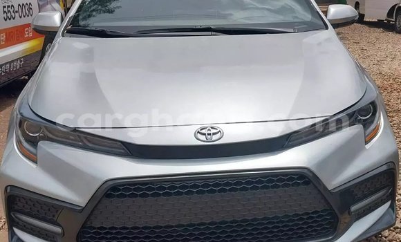 Sayi Na hannu Toyota Corolla Azurfa Mota in Accra a Greater Accra