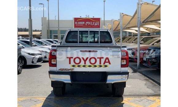 Buy Import Toyota Hilux White Car in Import - Dubai in Ashanti Buy Import Toyota Hilux White Car in Import - Dubai in Ashanti