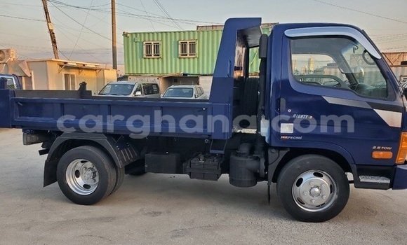 Sayi Na hannu Hyundai H200 Blue Babbar mota in Accra a Greater Accra Sayi Na hannu Hyundai H200 Blue Babbar mota in Accra a Greater Accra