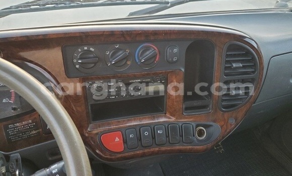 Sayi Na hannu Hyundai H200 Blue Babbar mota in Accra a Greater Accra Sayi Na hannu Hyundai H200 Blue Babbar mota in Accra a Greater Accra