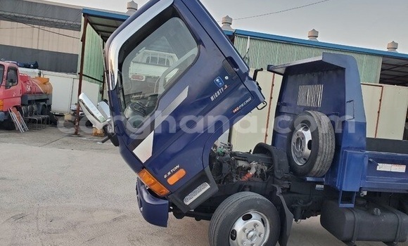 Sayi Na hannu Hyundai H200 Blue Babbar mota in Accra a Greater Accra Sayi Na hannu Hyundai H200 Blue Babbar mota in Accra a Greater Accra