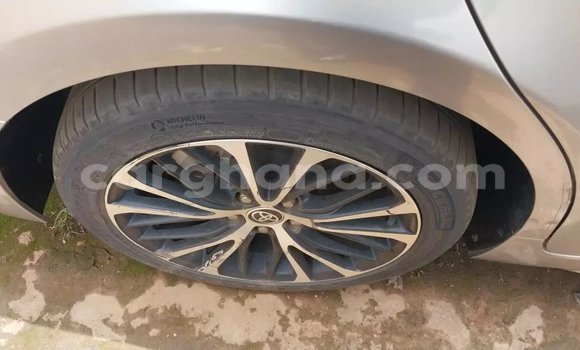 Sayi Na hannu Toyota Camry Azurfa Mota in Accra a Greater Accra Sayi Na hannu Toyota Camry Azurfa Mota in Accra a Greater Accra