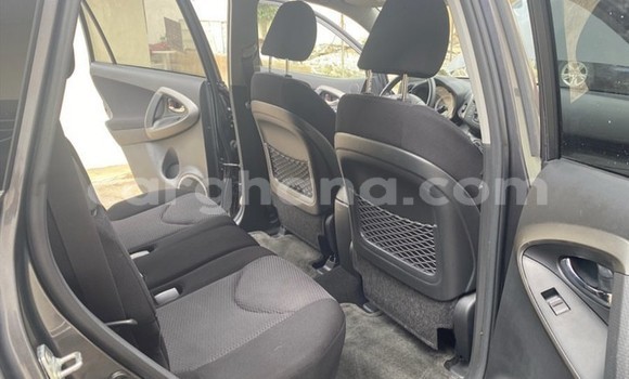 Buy Used Toyota RAV4 Beige Car in Sekondi–Takoradi Metropolitan in Western Buy Used Toyota RAV4 Beige Car in Sekondi–Takoradi Metropolitan in Western
