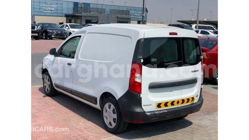 Big with watermark renault 18 ashanti import dubai 54820