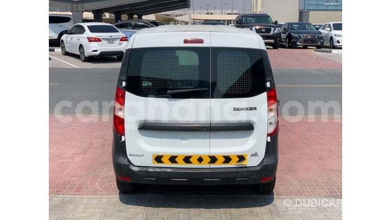 Big with watermark renault 18 ashanti import dubai 54820