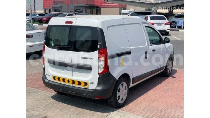 Big with watermark renault 18 ashanti import dubai 54820