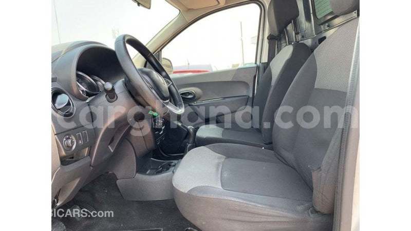 Big with watermark renault 18 ashanti import dubai 54820