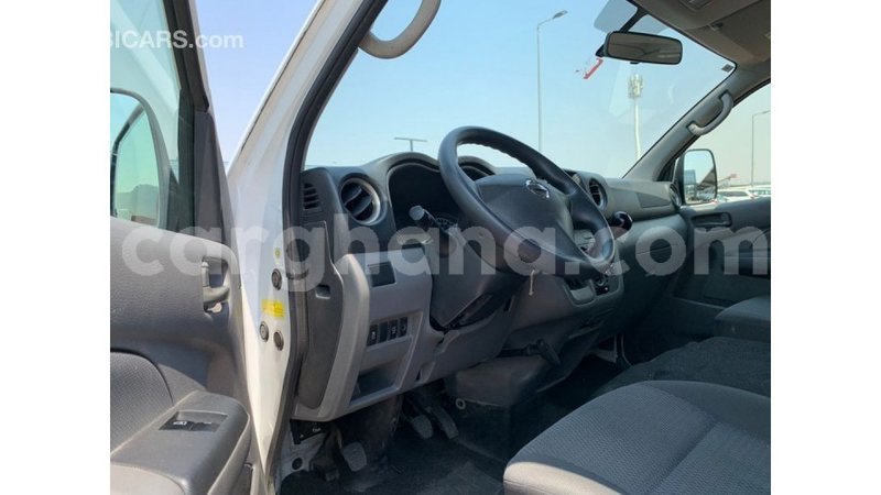 Big with watermark nissan urvan ashanti import dubai 54821