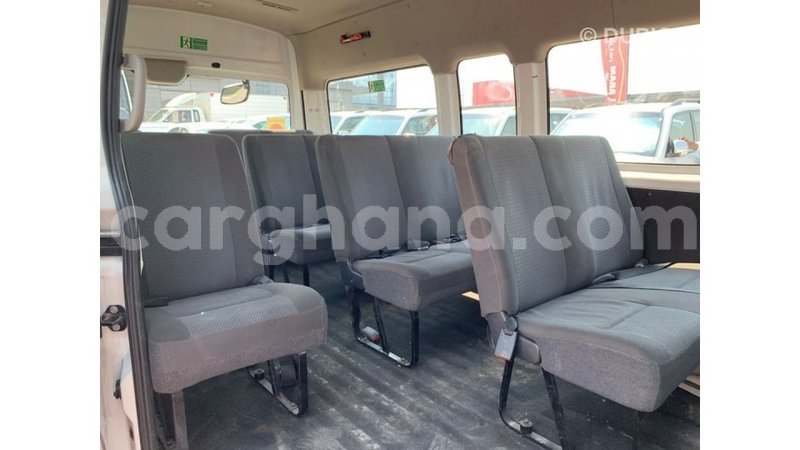 Big with watermark nissan urvan ashanti import dubai 54821