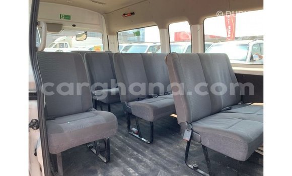 Ra Imported Nissan Urvan funfun Ọkọ̀ in Import - Dubai ni Ashanti Ra Imported Nissan Urvan funfun Ọkọ̀ in Import - Dubai ni Ashanti