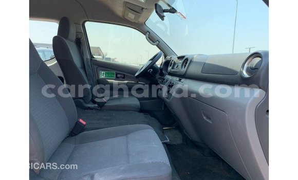 Ra Imported Nissan Urvan funfun Ọkọ̀ in Import - Dubai ni Ashanti Ra Imported Nissan Urvan funfun Ọkọ̀ in Import - Dubai ni Ashanti