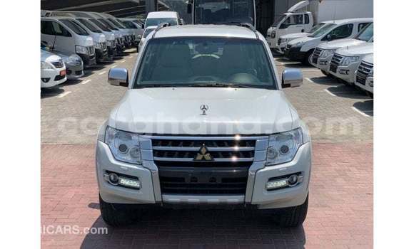Ra Imported Mitsubishi Pajero funfun Ọkọ̀ in Import - Dubai ni Ashanti Ra Imported Mitsubishi Pajero funfun Ọkọ̀ in Import - Dubai ni Ashanti