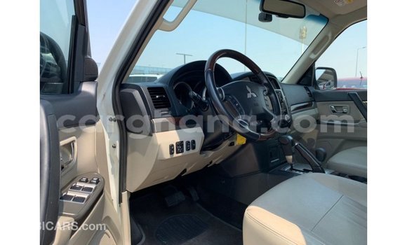 Ra Imported Mitsubishi Pajero funfun Ọkọ̀ in Import - Dubai ni Ashanti Ra Imported Mitsubishi Pajero funfun Ọkọ̀ in Import - Dubai ni Ashanti