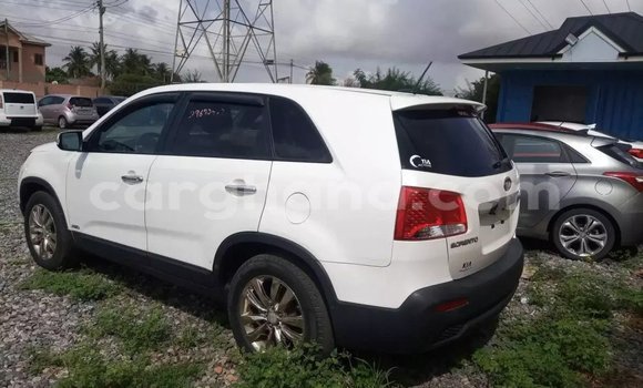 Sayi Na hannu Kia Sorento White Mota in Accra a Greater Accra Sayi Na hannu Kia Sorento White Mota in Accra a Greater Accra