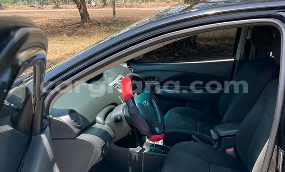 Buy Used Toyota Yaris Blue Car in Accra in Greater Accra Buy Used Toyota Yaris Blue Car in Accra in Greater Accra