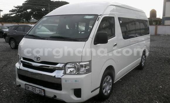 Ra Àlòkù Toyota Hiace funfun Ọkọ̀ in Accra ni Greater Accra