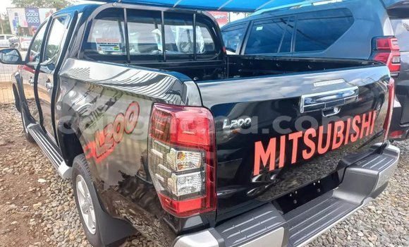 Buy Used Mitsubishi L200 Black Car in Accra in Greater Accra Buy Used Mitsubishi L200 Black Car in Accra in Greater Accra