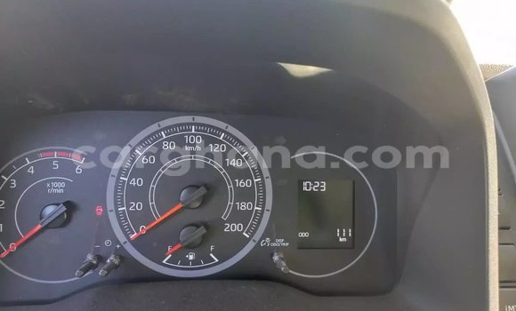 Ra Àlòkù Toyota Grand HiAce funfun Ọkọ̀ in Accra ni Greater Accra Ra Àlòkù Toyota Grand HiAce funfun Ọkọ̀ in Accra ni Greater Accra