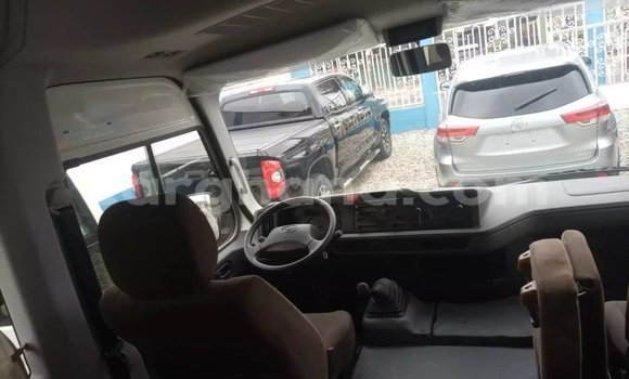 Sayi Na hannu Toyota Coaster White Mota in Accra a Greater Accra Sayi Na hannu Toyota Coaster White Mota in Accra a Greater Accra