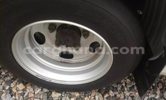 Sayi Na hannu Toyota Coaster White Mota in Accra a Greater Accra Sayi Na hannu Toyota Coaster White Mota in Accra a Greater Accra