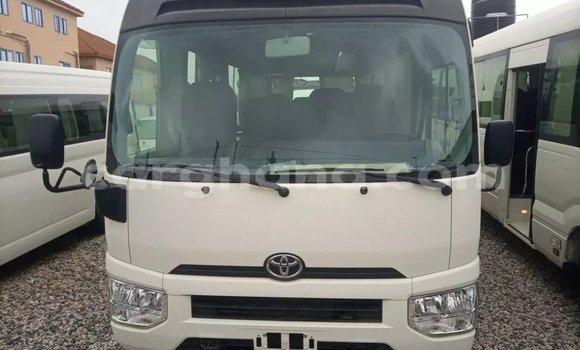 Sayi Na hannu Toyota Coaster White Mota in Accra a Greater Accra Sayi Na hannu Toyota Coaster White Mota in Accra a Greater Accra