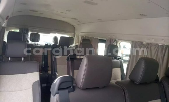 Sayi Na hannu Toyota Hiace White Mota in Accra a Greater Accra Sayi Na hannu Toyota Hiace White Mota in Accra a Greater Accra