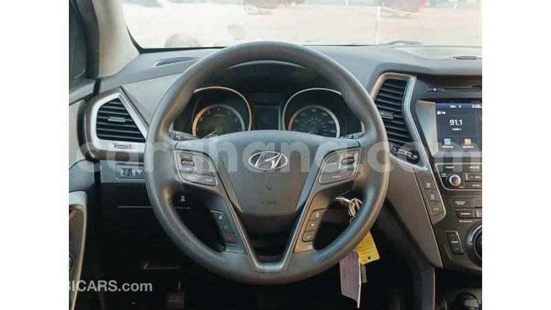 Big with watermark hyundai santa fe ashanti import dubai 54879