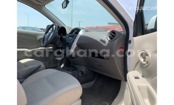 Ra Imported Nissan Sunny funfun Ọkọ̀ in Import - Dubai ni Ashanti Ra Imported Nissan Sunny funfun Ọkọ̀ in Import - Dubai ni Ashanti