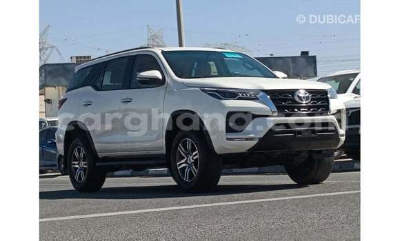 Ra Imported Toyota Fortuner funfun Ọkọ̀ in Import - Dubai ni Ashanti Ra Imported Toyota Fortuner funfun Ọkọ̀ in Import - Dubai ni Ashanti