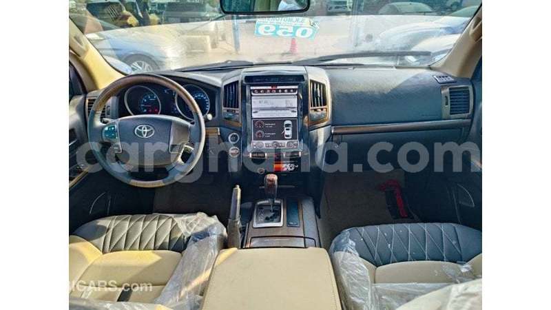 Big with watermark toyota land cruiser ashanti import dubai 54888