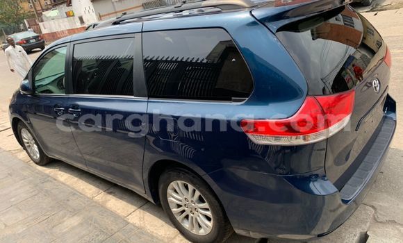 Ra Àlòkù Toyota Sienna Blue Ọkọ̀ in Sekondi–Takoradi Metropolitan ni Oorun