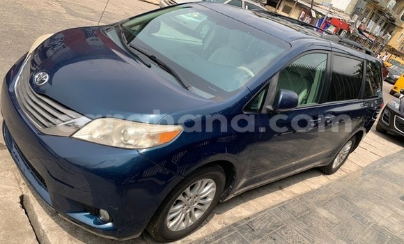 Buy Used Toyota Sienna Blue Car in Sekondi–Takoradi Metropolitan in Western Buy Used Toyota Sienna Blue Car in Sekondi–Takoradi Metropolitan in Western