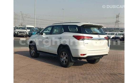Ra Imported Toyota Fortuner funfun Ọkọ̀ in Import - Dubai ni Ashanti Ra Imported Toyota Fortuner funfun Ọkọ̀ in Import - Dubai ni Ashanti