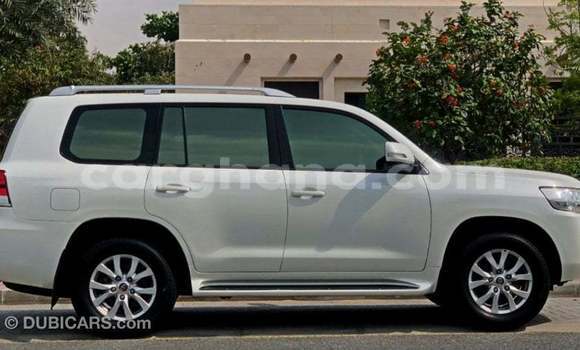 Ra Imported Toyota Land Cruiser funfun Ọkọ̀ in Import - Dubai ni Ashanti Ra Imported Toyota Land Cruiser funfun Ọkọ̀ in Import - Dubai ni Ashanti
