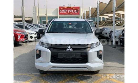Buy Import Mitsubishi L200 White Car in Import - Dubai in Ashanti Buy Import Mitsubishi L200 White Car in Import - Dubai in Ashanti