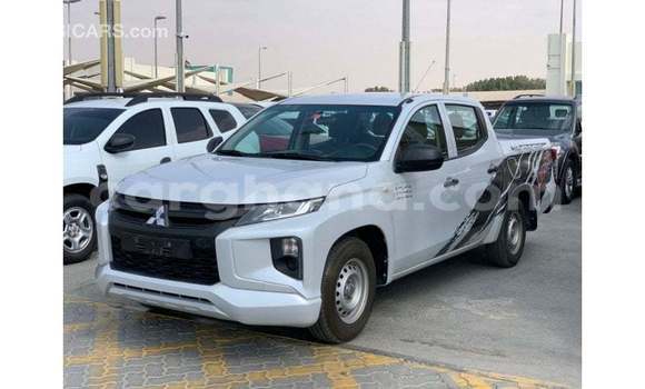 Buy Import Mitsubishi L200 White Car in Import - Dubai in Ashanti Buy Import Mitsubishi L200 White Car in Import - Dubai in Ashanti