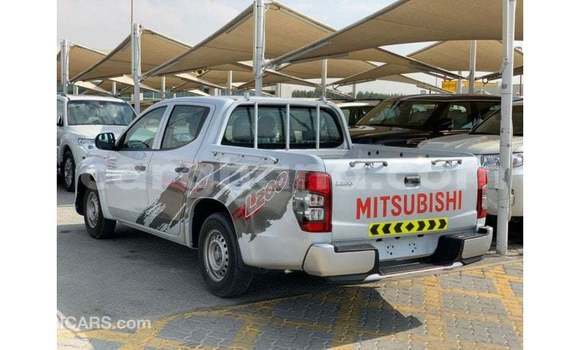 Buy Import Mitsubishi L200 White Car in Import - Dubai in Ashanti Buy Import Mitsubishi L200 White Car in Import - Dubai in Ashanti