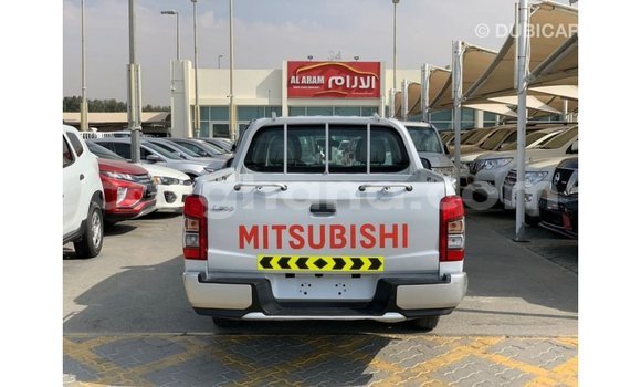 Buy Import Mitsubishi L200 White Car in Import - Dubai in Ashanti Buy Import Mitsubishi L200 White Car in Import - Dubai in Ashanti