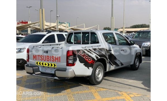 Buy Import Mitsubishi L200 White Car in Import - Dubai in Ashanti Buy Import Mitsubishi L200 White Car in Import - Dubai in Ashanti