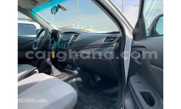 Buy Import Mitsubishi L200 White Car in Import - Dubai in Ashanti Buy Import Mitsubishi L200 White Car in Import - Dubai in Ashanti