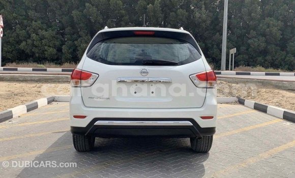 Ra Imported Nissan Pathfinder funfun Ọkọ̀ in Import - Dubai ni Ashanti Ra Imported Nissan Pathfinder funfun Ọkọ̀ in Import - Dubai ni Ashanti