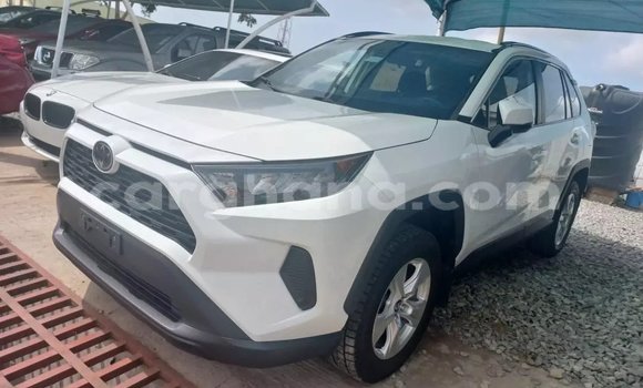 Buy Used Toyota RAV4 White Car in Accra in Greater Accra Buy Used Toyota RAV4 White Car in Accra in Greater Accra