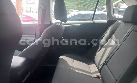 Sayi Na hannu Toyota RAV4 White Mota in Accra a Greater Accra Sayi Na hannu Toyota RAV4 White Mota in Accra a Greater Accra