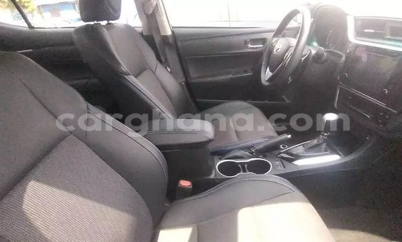 Ra Àlòkù Toyota Corolla funfun Ọkọ̀ in Accra ni Greater Accra Ra Àlòkù Toyota Corolla funfun Ọkọ̀ in Accra ni Greater Accra